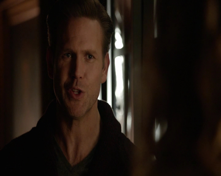 VampireDiaries-dot-nl_VampireDiaries-8x14ItsBeenAHellOfARide-deletedscenes0037.jpg