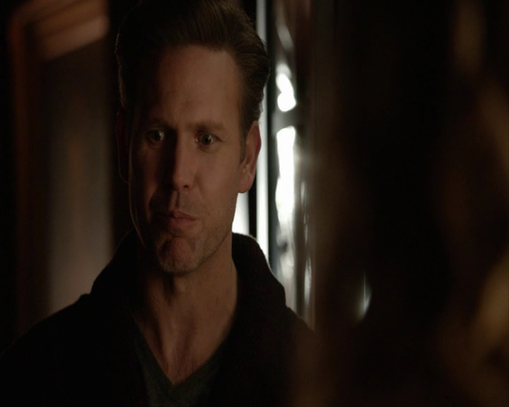VampireDiaries-dot-nl_VampireDiaries-8x14ItsBeenAHellOfARide-deletedscenes0038.jpg