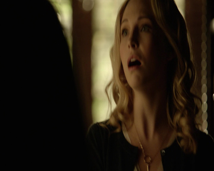 VampireDiaries-dot-nl_VampireDiaries-8x14ItsBeenAHellOfARide-deletedscenes0039.jpg
