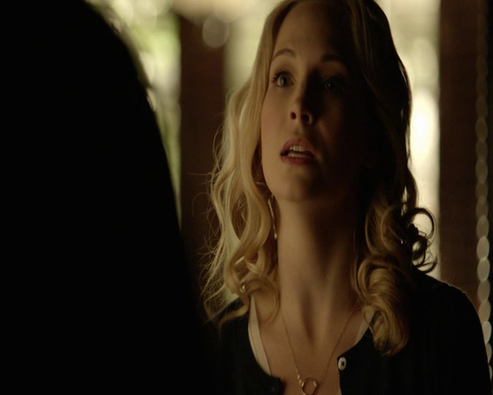 VampireDiaries-dot-nl_VampireDiaries-8x14ItsBeenAHellOfARide-deletedscenes0040.jpg