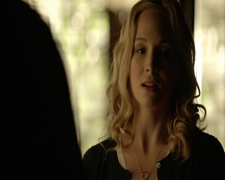 VampireDiaries-dot-nl_VampireDiaries-8x14ItsBeenAHellOfARide-deletedscenes0043.jpg