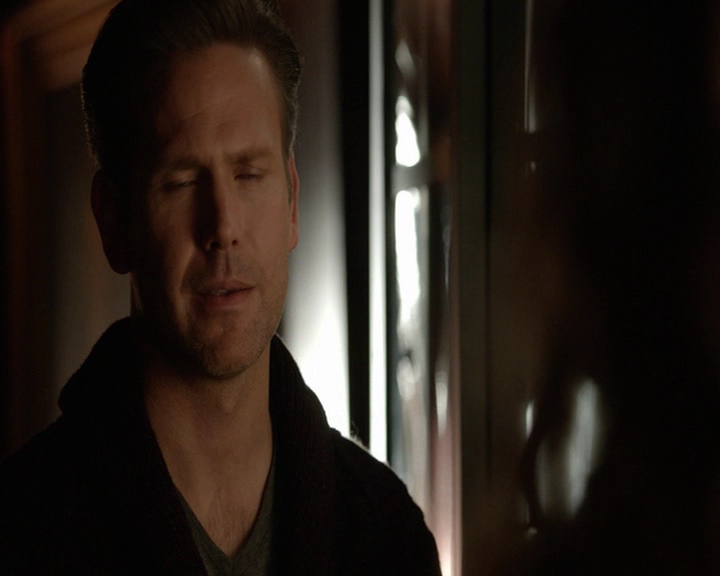 VampireDiaries-dot-nl_VampireDiaries-8x14ItsBeenAHellOfARide-deletedscenes0045.jpg