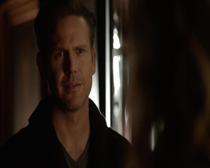 VampireDiaries-dot-nl_VampireDiaries-8x14ItsBeenAHellOfARide-deletedscenes0046.jpg