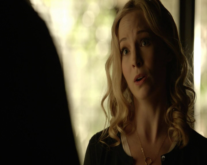 VampireDiaries-dot-nl_VampireDiaries-8x14ItsBeenAHellOfARide-deletedscenes0047.jpg