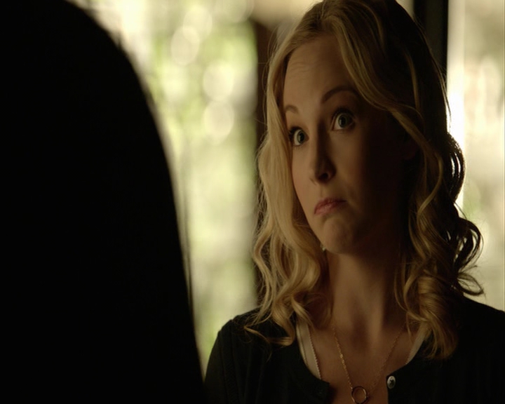 VampireDiaries-dot-nl_VampireDiaries-8x14ItsBeenAHellOfARide-deletedscenes0049.jpg