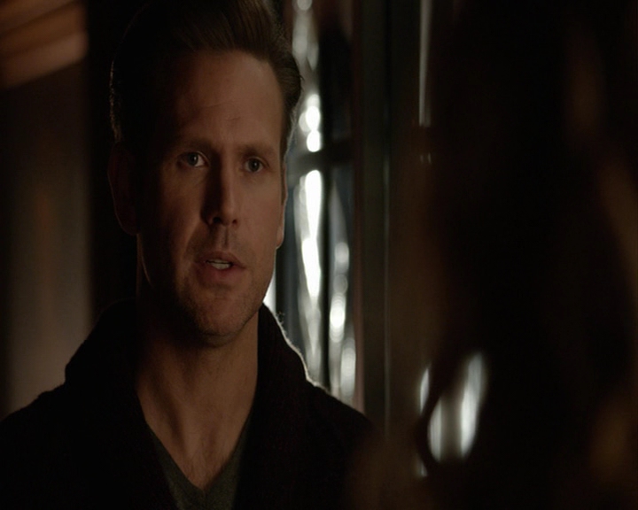 VampireDiaries-dot-nl_VampireDiaries-8x14ItsBeenAHellOfARide-deletedscenes0055.jpg