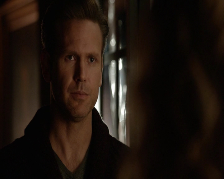 VampireDiaries-dot-nl_VampireDiaries-8x14ItsBeenAHellOfARide-deletedscenes0057.jpg