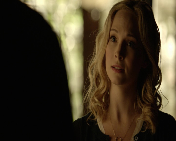 VampireDiaries-dot-nl_VampireDiaries-8x14ItsBeenAHellOfARide-deletedscenes0061.jpg