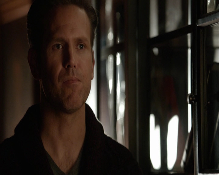 VampireDiaries-dot-nl_VampireDiaries-8x14ItsBeenAHellOfARide-deletedscenes0068.jpg