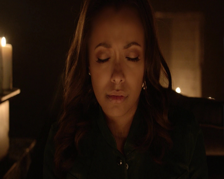 VampireDiaries-dot-nl_VampireDiaries-8x14ItsBeenAHellOfARide-deletedscenes0087.jpg