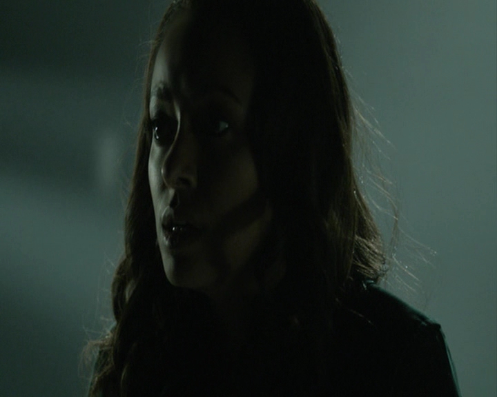 VampireDiaries-dot-nl_VampireDiaries-8x14ItsBeenAHellOfARide-deletedscenes0094.jpg