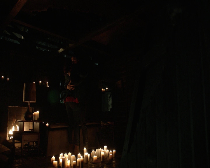 VampireDiaries-dot-nl_VampireDiaries-8x14ItsBeenAHellOfARide-deletedscenes0113.jpg