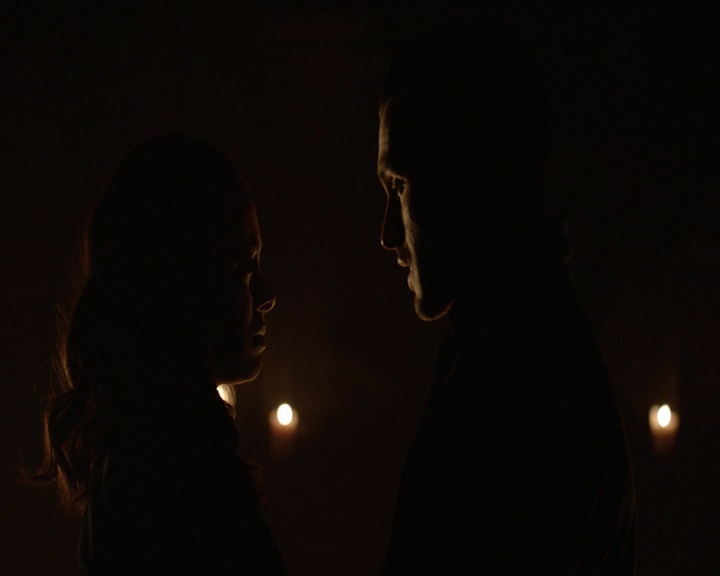 VampireDiaries-dot-nl_VampireDiaries-8x14ItsBeenAHellOfARide-deletedscenes0121.jpg