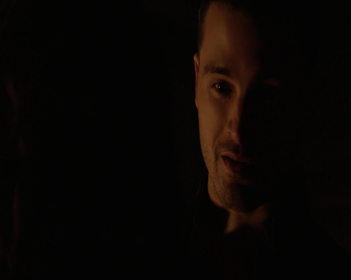 VampireDiaries-dot-nl_VampireDiaries-8x14ItsBeenAHellOfARide-deletedscenes0162.jpg