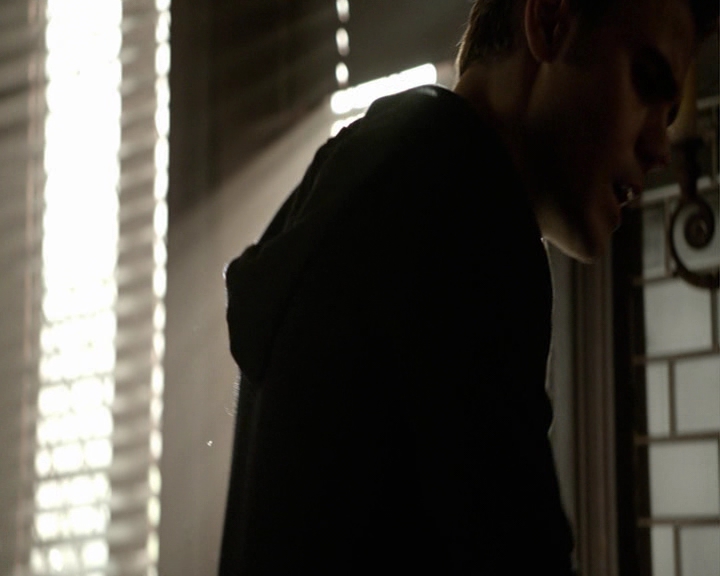 VampireDiaries-dot-nl_VampireDiaries-8x15WherePlanningAJuneWedding-deletedscenes0003.jpg