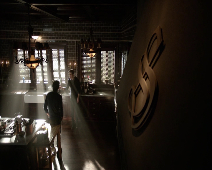 VampireDiaries-dot-nl_VampireDiaries-8x15WherePlanningAJuneWedding-deletedscenes0006.jpg