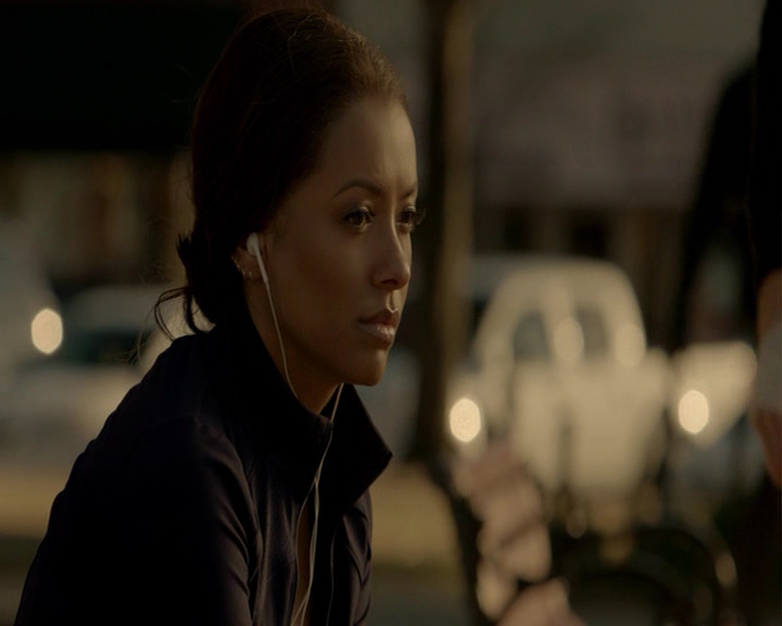 VampireDiaries-dot-nl_VampireDiaries-8x15WherePlanningAJuneWedding-deletedscenes0048.jpg