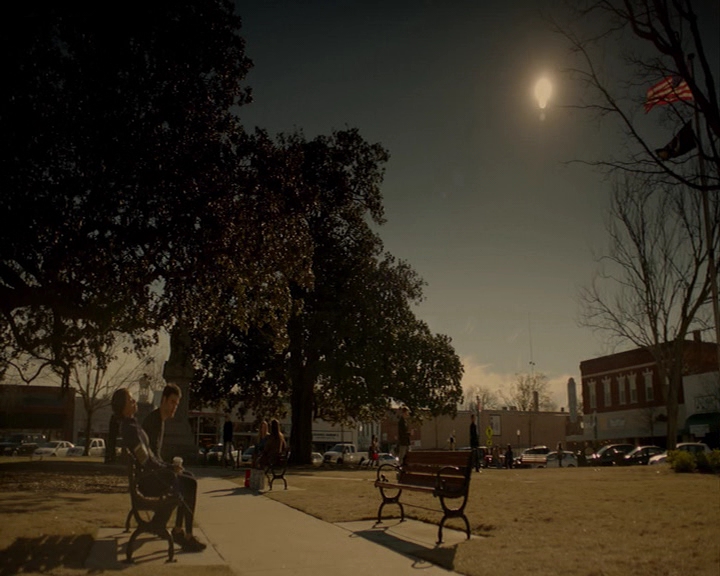 VampireDiaries-dot-nl_VampireDiaries-8x15WherePlanningAJuneWedding-deletedscenes0067.jpg