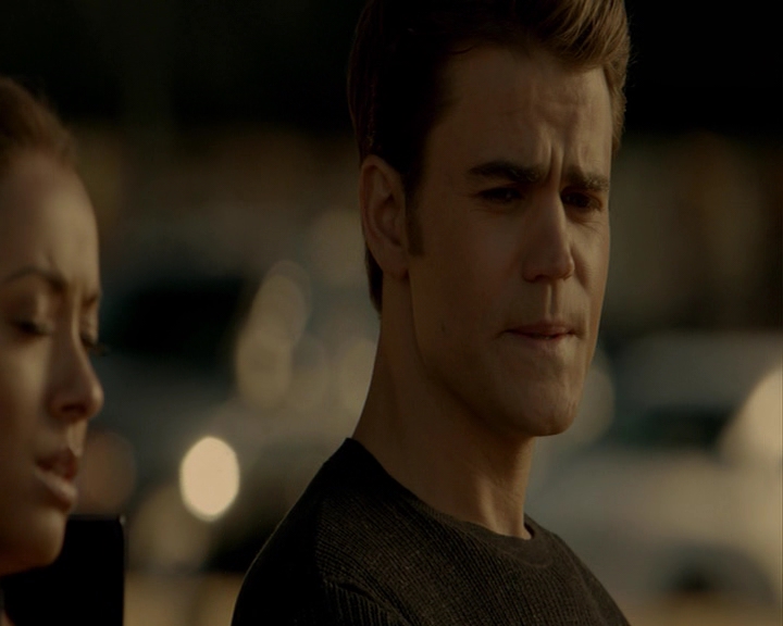 VampireDiaries-dot-nl_VampireDiaries-8x15WherePlanningAJuneWedding-deletedscenes0069.jpg
