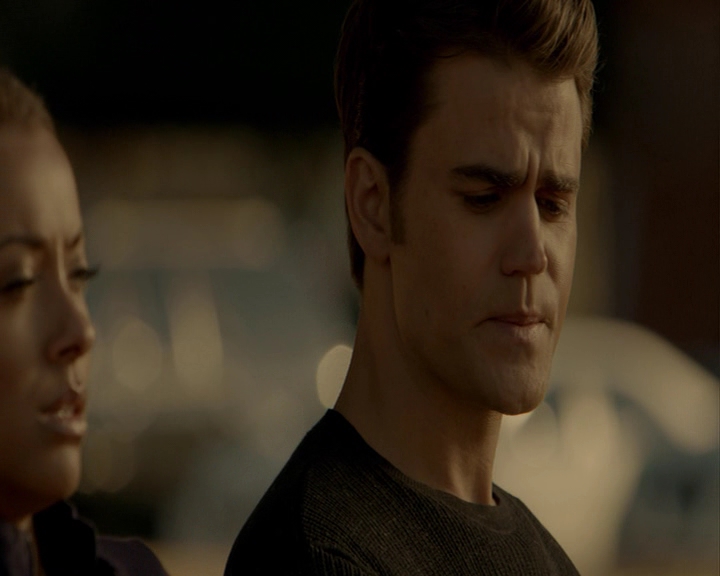 VampireDiaries-dot-nl_VampireDiaries-8x15WherePlanningAJuneWedding-deletedscenes0070.jpg
