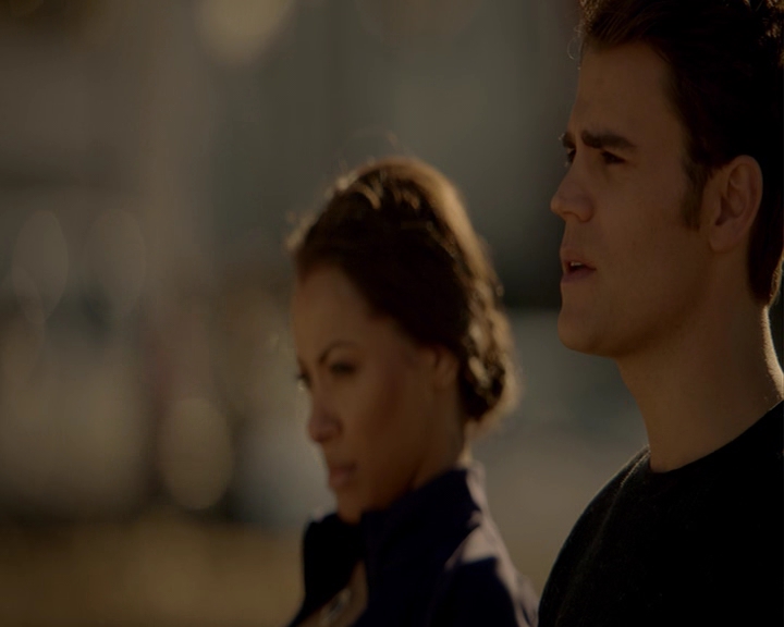 VampireDiaries-dot-nl_VampireDiaries-8x15WherePlanningAJuneWedding-deletedscenes0082.jpg