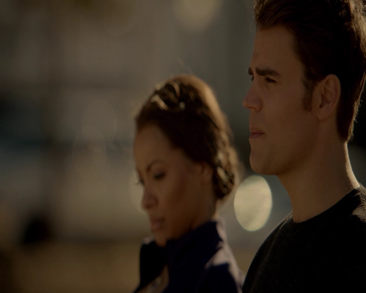 VampireDiaries-dot-nl_VampireDiaries-8x15WherePlanningAJuneWedding-deletedscenes0086.jpg