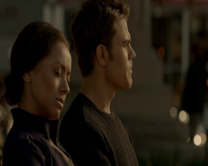 VampireDiaries-dot-nl_VampireDiaries-8x15WherePlanningAJuneWedding-deletedscenes0089.jpg