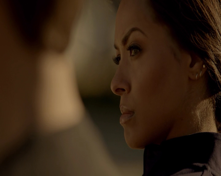 VampireDiaries-dot-nl_VampireDiaries-8x15WherePlanningAJuneWedding-deletedscenes0113.jpg