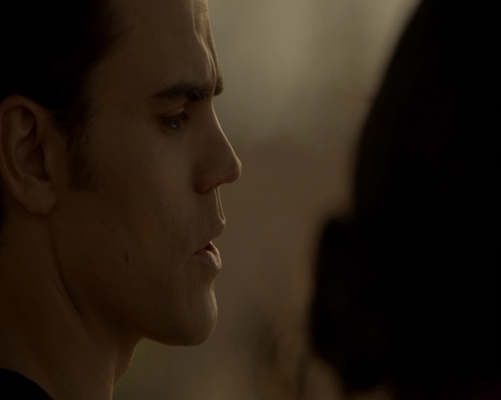VampireDiaries-dot-nl_VampireDiaries-8x15WherePlanningAJuneWedding-deletedscenes0120.jpg