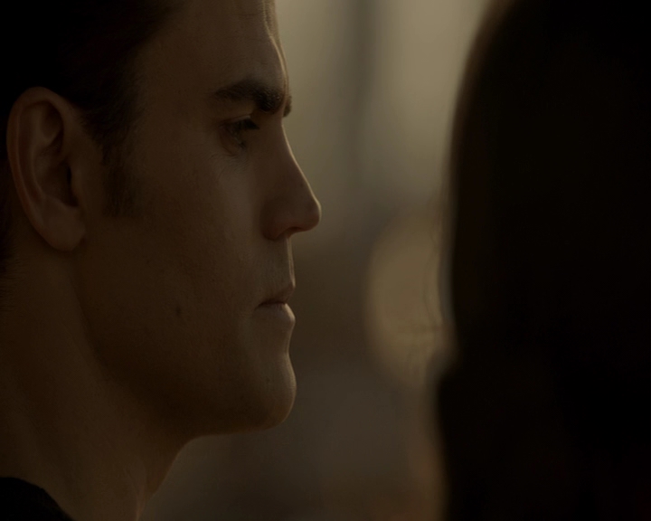 VampireDiaries-dot-nl_VampireDiaries-8x15WherePlanningAJuneWedding-deletedscenes0129.jpg