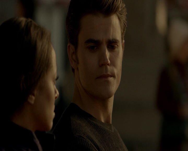 VampireDiaries-dot-nl_VampireDiaries-8x15WherePlanningAJuneWedding-deletedscenes0139.jpg