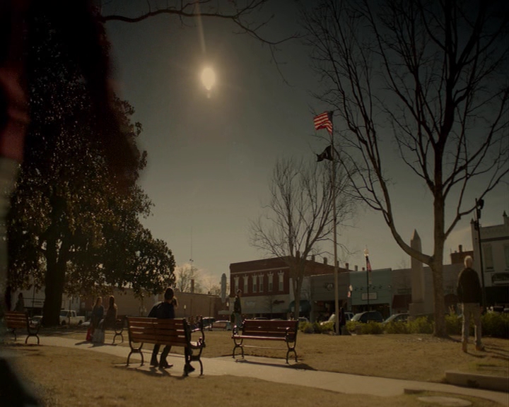 VampireDiaries-dot-nl_VampireDiaries-8x15WherePlanningAJuneWedding-deletedscenes0152.jpg