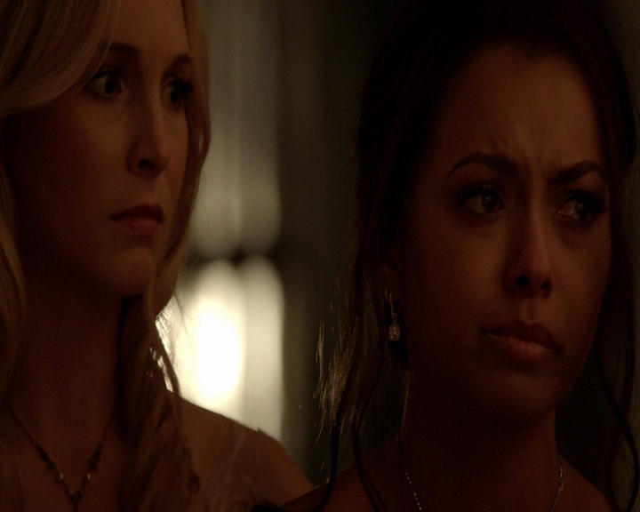 VampireDiaries-dot-nl_VampireDiaries-8x15WherePlanningAJuneWedding-deletedscenes0188.jpg