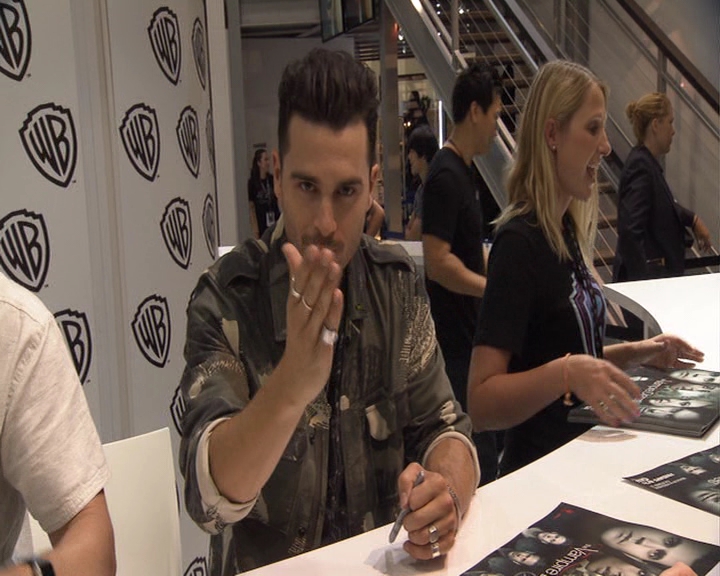 VampireDiaries-dot-nl_VampireDiaries-S8-2016Comic-ConPanel0005.jpg