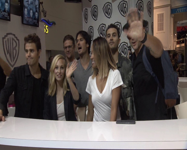 VampireDiaries-dot-nl_VampireDiaries-S8-2016Comic-ConPanel0012.jpg