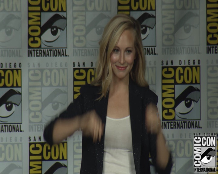 VampireDiaries-dot-nl_VampireDiaries-S8-2016Comic-ConPanel0038.jpg