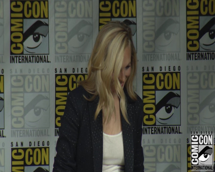 VampireDiaries-dot-nl_VampireDiaries-S8-2016Comic-ConPanel0040.jpg