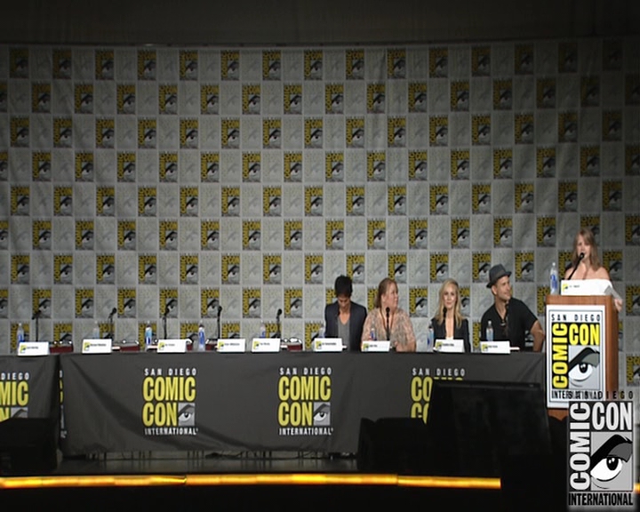 VampireDiaries-dot-nl_VampireDiaries-S8-2016Comic-ConPanel0053.jpg