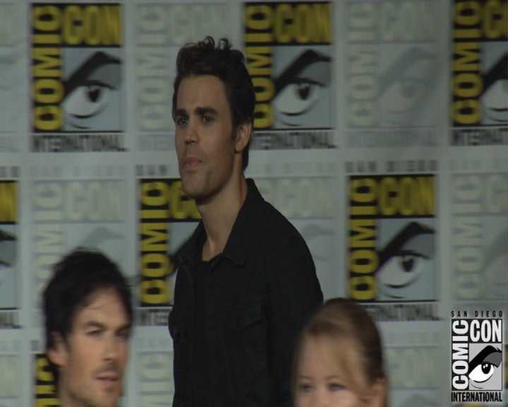 VampireDiaries-dot-nl_VampireDiaries-S8-2016Comic-ConPanel0054.jpg