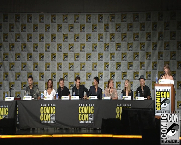 VampireDiaries-dot-nl_VampireDiaries-S8-2016Comic-ConPanel0073.jpg