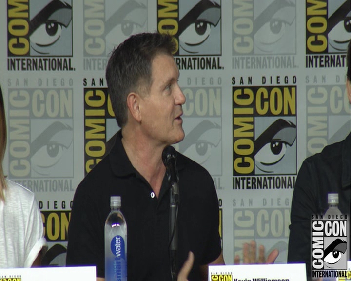 VampireDiaries-dot-nl_VampireDiaries-S8-2016Comic-ConPanel0093.jpg