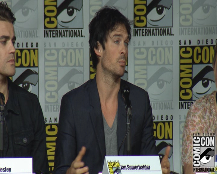 VampireDiaries-dot-nl_VampireDiaries-S8-2016Comic-ConPanel0245.jpg