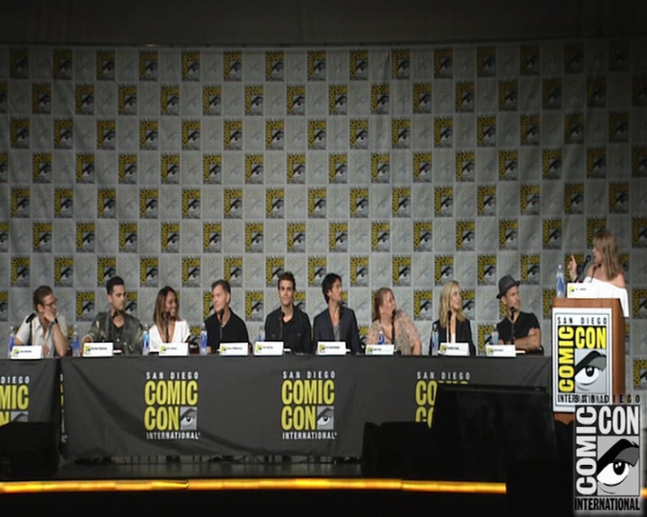 VampireDiaries-dot-nl_VampireDiaries-S8-2016Comic-ConPanel0248.jpg