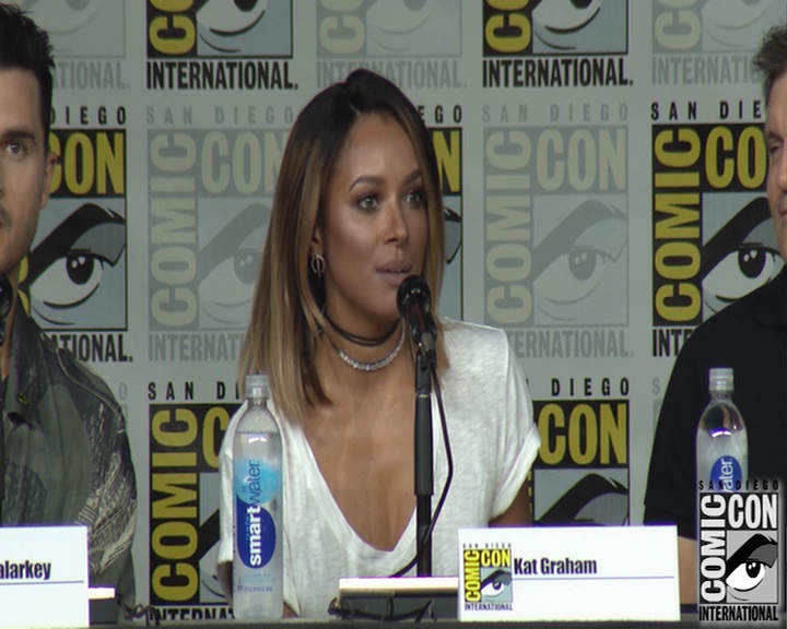 VampireDiaries-dot-nl_VampireDiaries-S8-2016Comic-ConPanel0251.jpg