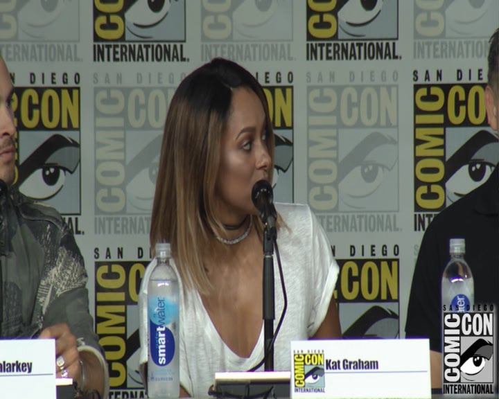 VampireDiaries-dot-nl_VampireDiaries-S8-2016Comic-ConPanel0271.jpg