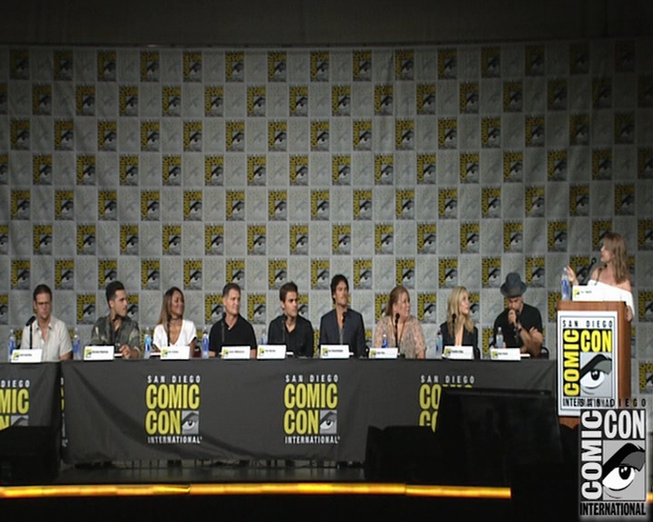 VampireDiaries-dot-nl_VampireDiaries-S8-2016Comic-ConPanel0287.jpg
