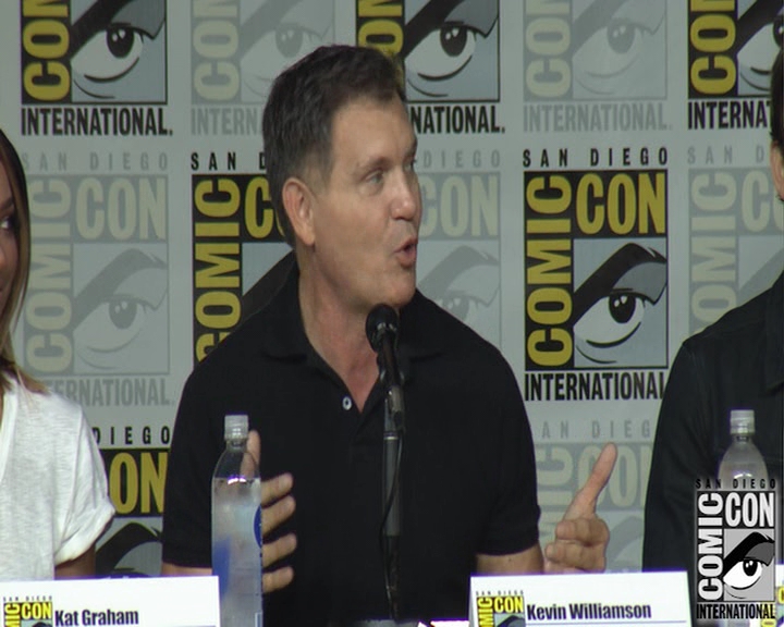 VampireDiaries-dot-nl_VampireDiaries-S8-2016Comic-ConPanel0500.jpg
