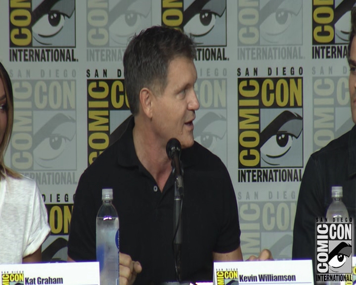 VampireDiaries-dot-nl_VampireDiaries-S8-2016Comic-ConPanel0503.jpg