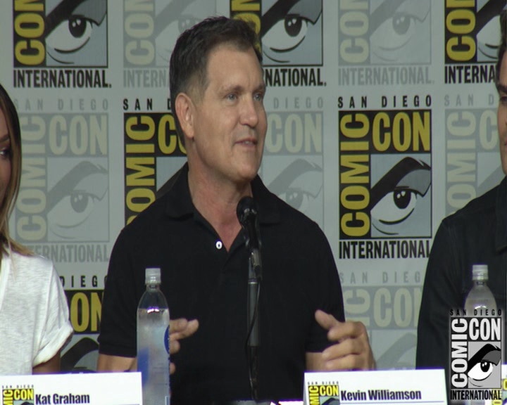 VampireDiaries-dot-nl_VampireDiaries-S8-2016Comic-ConPanel0507.jpg