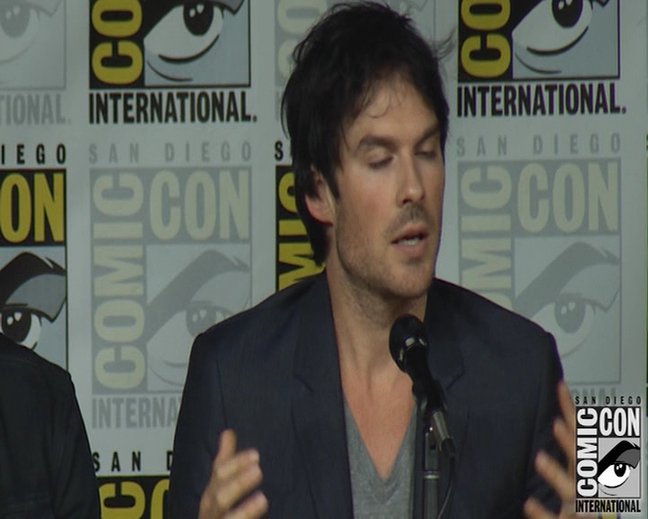 VampireDiaries-dot-nl_VampireDiaries-S8-2016Comic-ConPanel0591.jpg